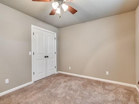 Single Family Residence in Blanchard OK 1832 Buckskin Court 33.jpg