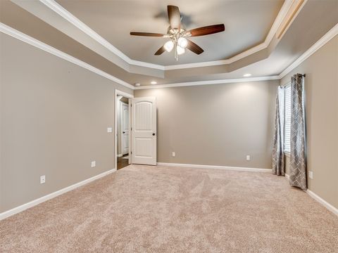 Single Family Residence in Blanchard OK 1832 Buckskin Court 20.jpg