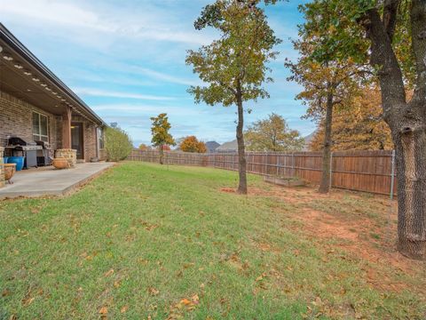 Single Family Residence in Blanchard OK 1832 Buckskin Court 43.jpg