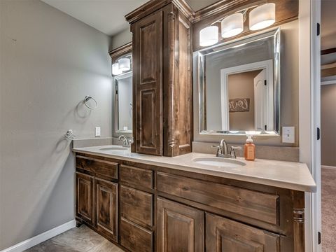 Single Family Residence in Blanchard OK 1832 Buckskin Court 21.jpg