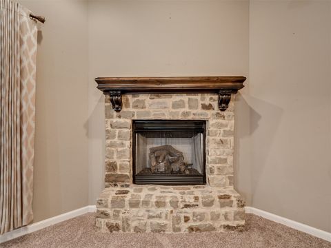 Single Family Residence in Blanchard OK 1832 Buckskin Court 9.jpg