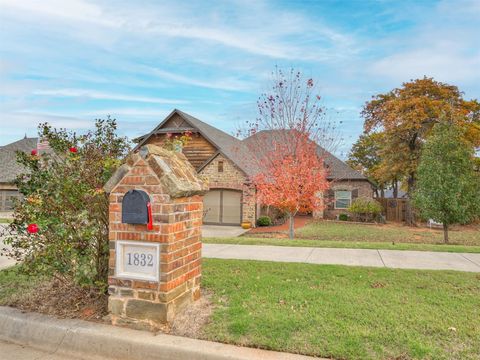 Single Family Residence in Blanchard OK 1832 Buckskin Court 5.jpg