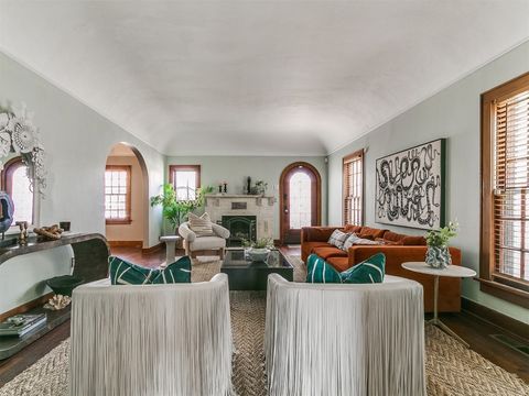 Single Family Residence in Oklahoma City OK 212 NW 32nd Street.jpg