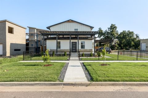 Single Family Residence in Oklahoma City OK 1301 NW 1st Street.jpg
