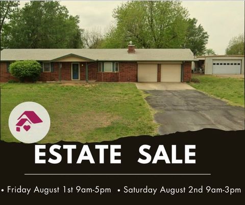 Single Family Residence in Tuttle OK 896 CS 2942 Street.jpg
