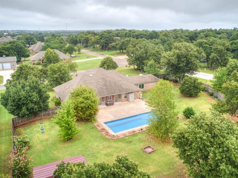 Single Family Residence in Guthrie OK 4851 Sweetwater Drive.jpg
