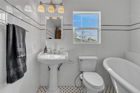 Single Family Residence in Oklahoma City OK 1118 NW 13th Street 15.jpg