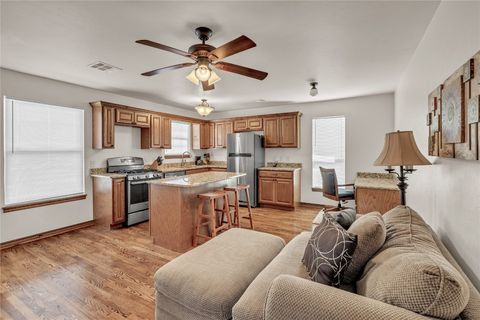 Single Family Residence in Oklahoma City OK 1118 NW 13th Street 26.jpg