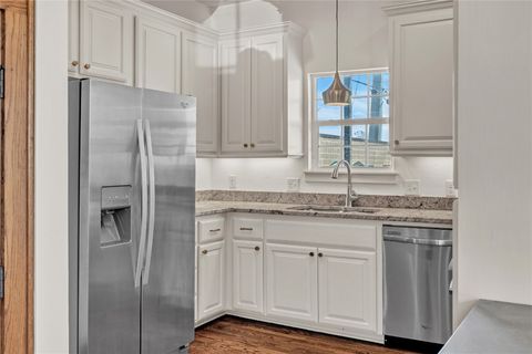 Single Family Residence in Oklahoma City OK 1118 NW 13th Street 7.jpg