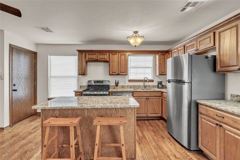 Single Family Residence in Oklahoma City OK 1118 NW 13th Street 27.jpg