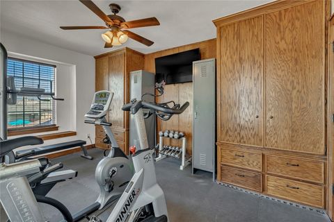 Single Family Residence in Oklahoma City OK 1118 NW 13th Street 14.jpg