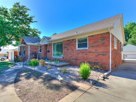 Single Family Residence in Oklahoma City OK 2824 NW 47th Street.jpg