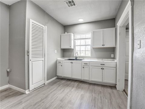 Single Family Residence in Oklahoma City OK 3301 N Mckinley Avenue.jpg