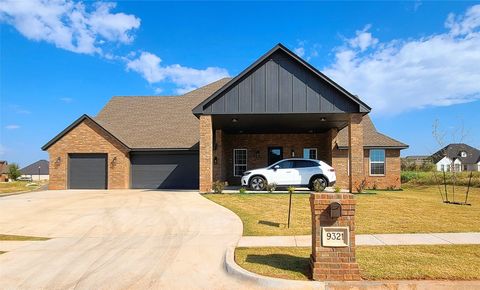 Single Family Residence in Oklahoma City OK 9304 SW 35th Street.jpg