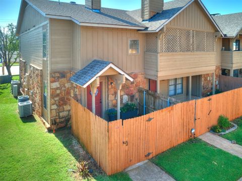 Condominium in Oklahoma City OK 14313 N Pennsylvania Avenue #7E.jpg