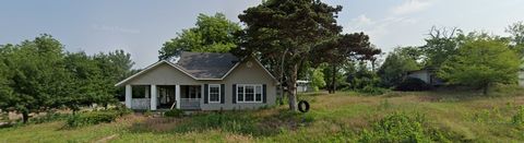 Single Family Residence in Cement OK 201 E 4th Street.jpg
