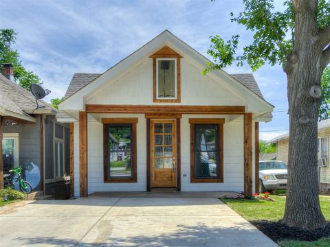 Single Family Residence in Oklahoma City OK 1518 NW 8th Street.jpg