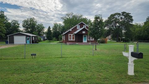 Single Family Residence in Tecumseh OK 202 S 12th Street.jpg