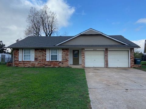 Single Family Residence in Edmond OK 644 Howard Court.jpg