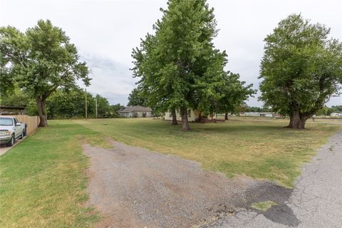 Unimproved Land in Kingfisher OK 226 E Oklahoma Avenue.jpg