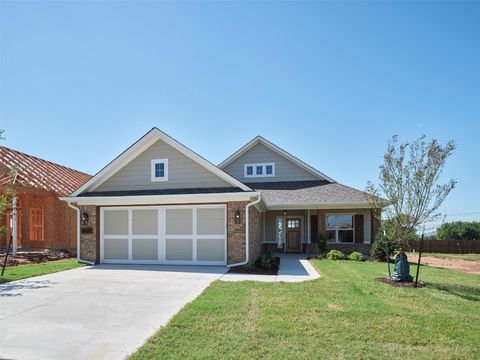 Single Family Residence in Oklahoma City OK 1420 SW 163rd Street.jpg