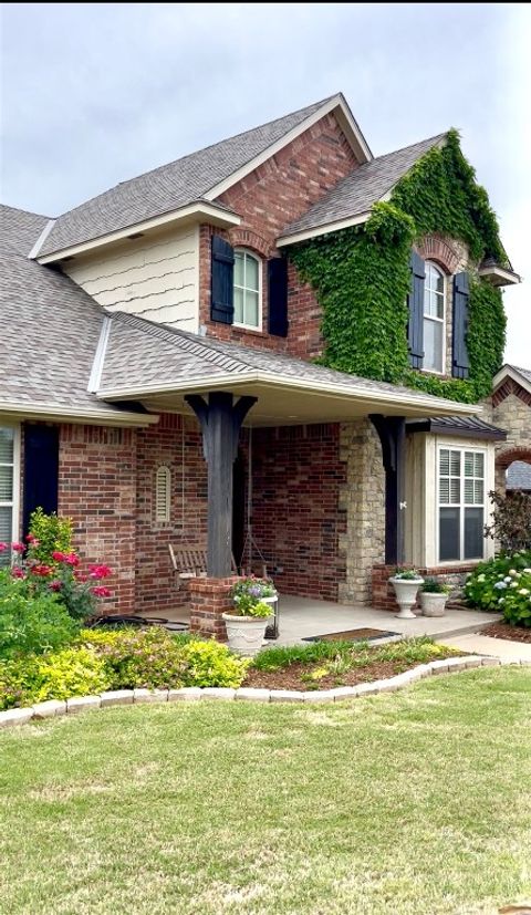 Single Family Residence in Oklahoma City OK 7612 NW 134th Street.jpg