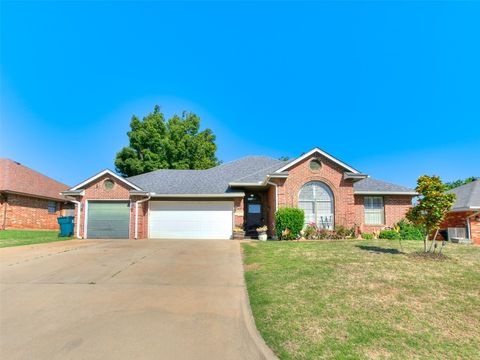 Single Family Residence in Oklahoma City OK 8009 Cinnamon Teal Drive.jpg