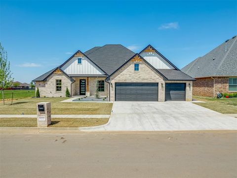 Single Family Residence in Oklahoma City OK 9333 SW 33rd Place.jpg