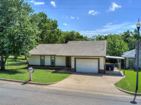 Single Family Residence in Choctaw OK 2580 Main Street.jpg