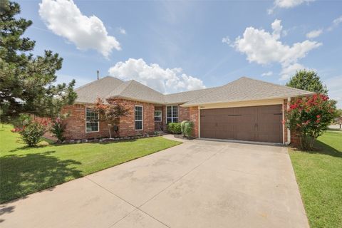 Single Family Residence in Edmond OK 304 Coldbrook Circle.jpg