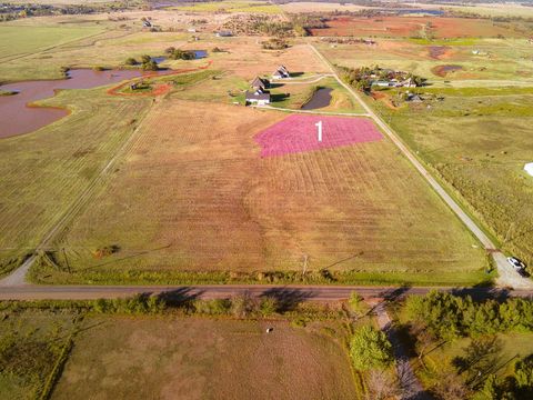 Unimproved Land in Cashion OK 1 Sprouts Creek Road.jpg