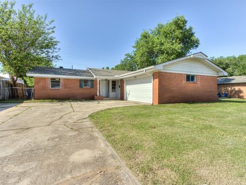 Single Family Residence in Oklahoma City OK 2216 SW 76th Street.jpg