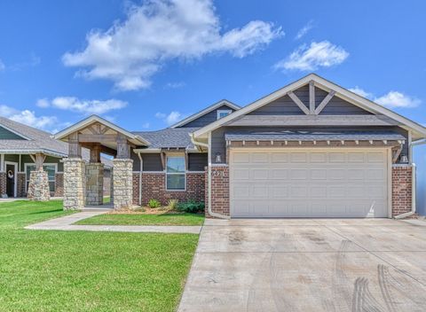 Single Family Residence in Oklahoma City OK 6421 SE 84th Street.jpg