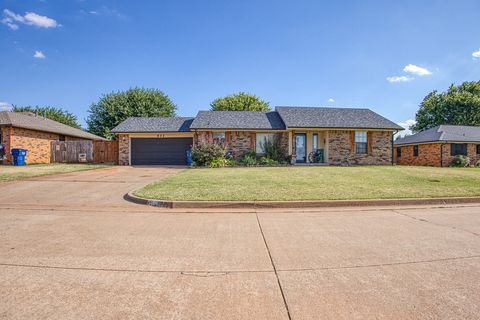 Single Family Residence in Kingfisher OK 811 Clark Drive.jpg