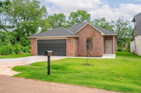 Single Family Residence in Arcadia OK 128 E 7th Street.jpg