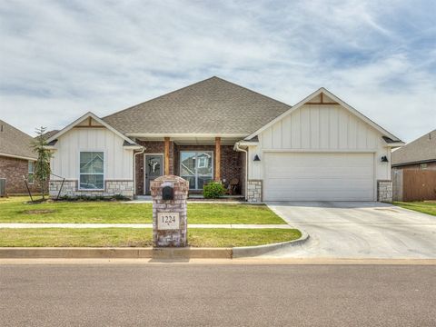 Single Family Residence in Oklahoma City OK 1224 SW 140th Street.jpg
