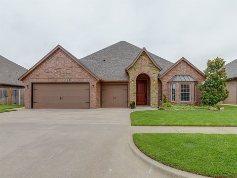 Single Family Residence in Oklahoma City OK 4808 Limestone Drive.jpg