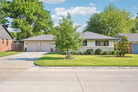 Single Family Residence in Oklahoma City OK 2707 NW 68th Street.jpg