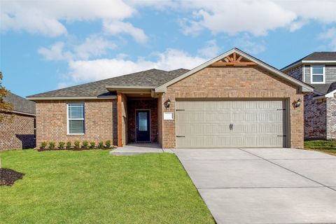 Single Family Residence in El Reno OK 2005 Palmatum Road.jpg