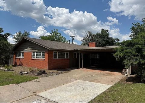 Single Family Residence in The Village OK 2125 Fremont Drive.jpg
