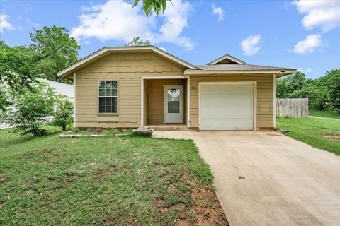 Single Family Residence in Guthrie OK 524 E Grant Avenue.jpg