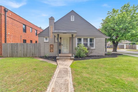 Duplex in Oklahoma City OK 1840 NW 11th Street.jpg