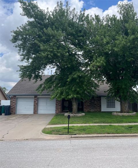 Single Family Residence in Oklahoma City OK 12904 Rachel Court.jpg
