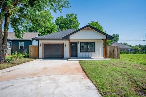 Single Family Residence in Oklahoma City OK 1435 NE 27th Street.jpg