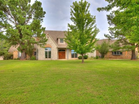 Single Family Residence in Choctaw OK 501 Willow Drive.jpg