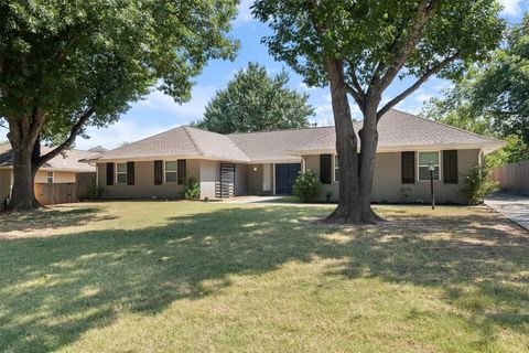Single Family Residence in Oklahoma City OK 3004 Robin Ridge Road.jpg