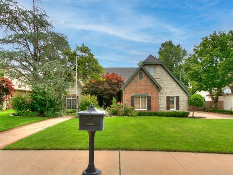 Single Family Residence in Edmond OK 4304 Riders Mark.jpg