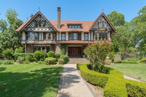 Single Family Residence in Oklahoma City OK 1415 N Hudson Avenue.jpg