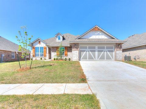 Single Family Residence in Oklahoma City OK 1205 SW 141st Street.jpg
