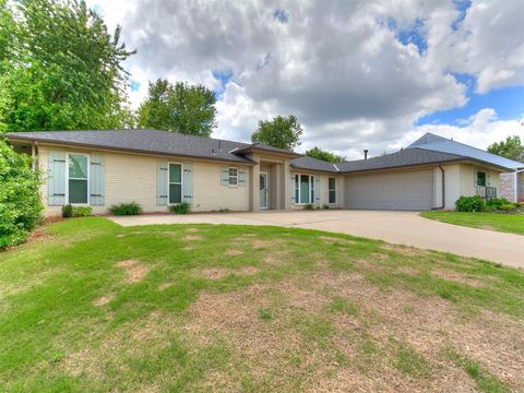 Single Family Residence in Oklahoma City OK 2916 Prairie Rose Court.jpg